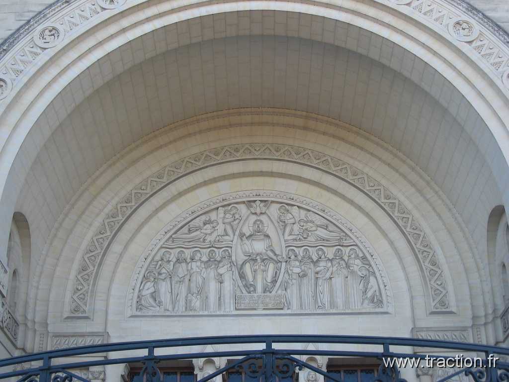 04_Lisieux (6).JPG - 2013, nos vacances en Normandie, la Basilique Sainte-Thérèse de Lisieux
